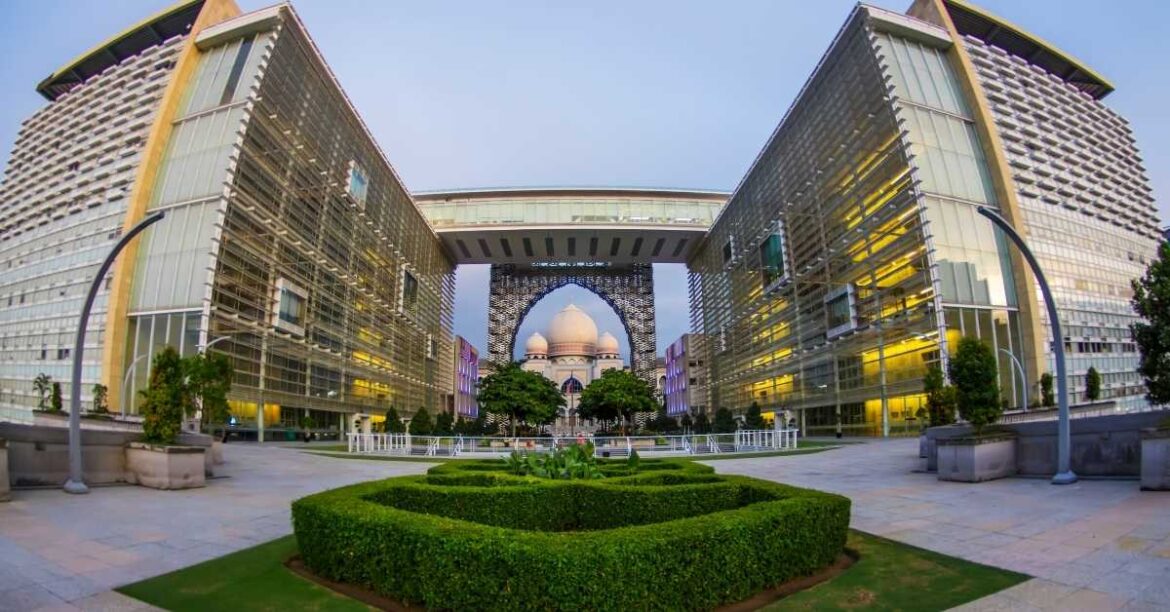 Kelebihan Kerja Kerajaan